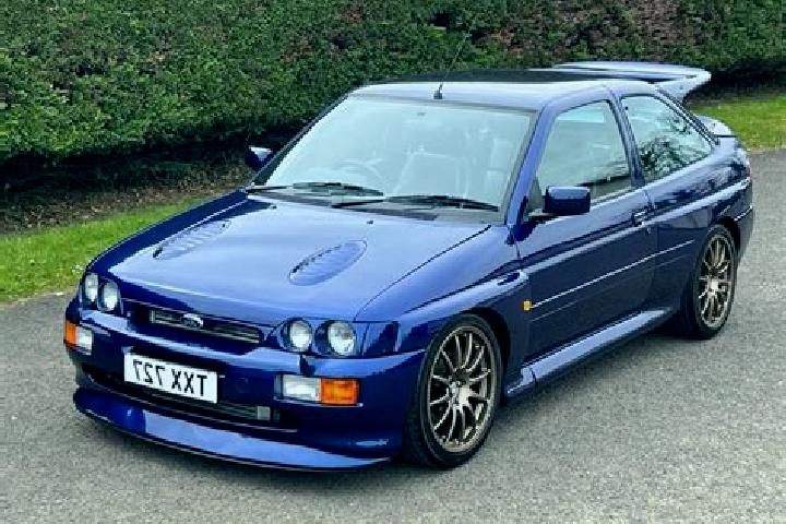 escort Esenpinar