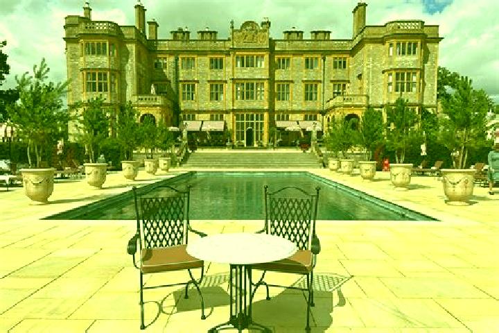 escort Estell Manor