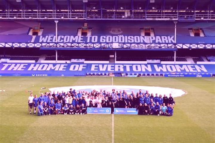 escort Everton Park