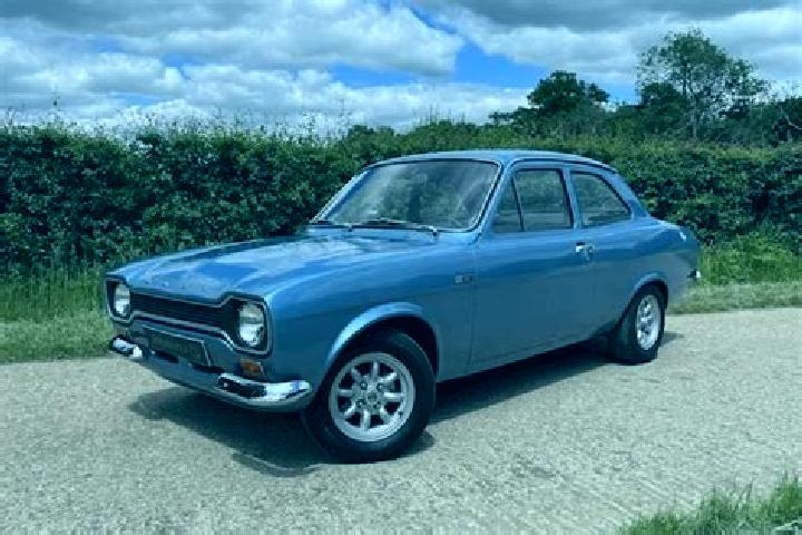 escort Eynsham