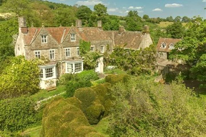escort Flax Bourton