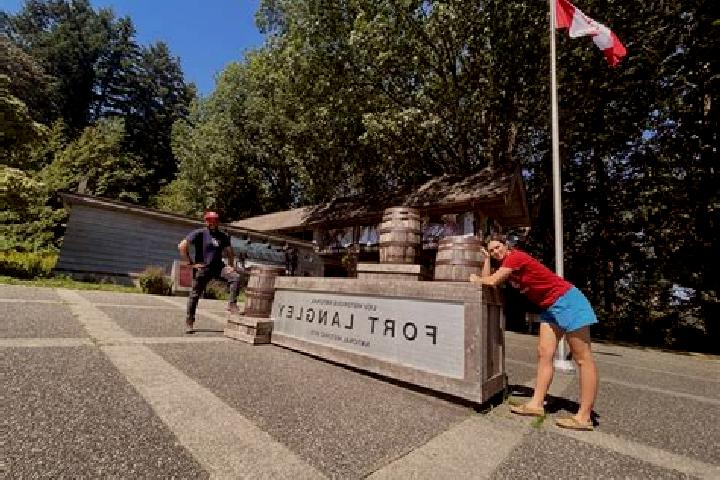 escort Fort Langley
