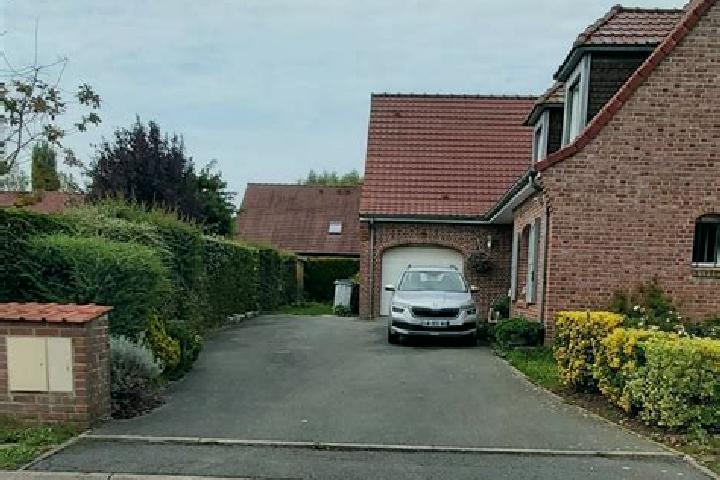 escort Fournes-en-Weppes
