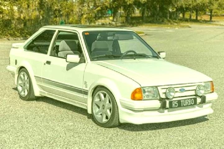 escort Fox Creek