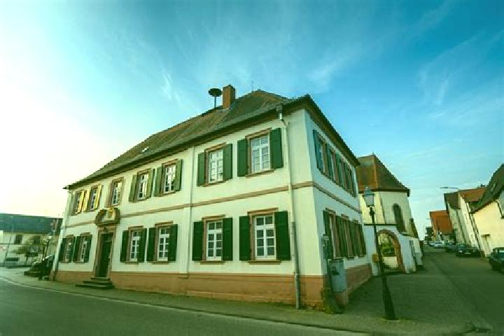escort Freisbach