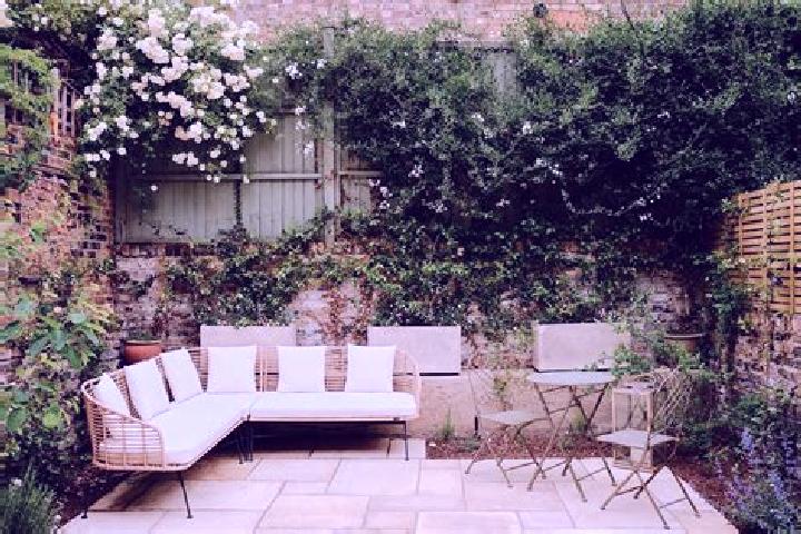 escort Fullview Garden