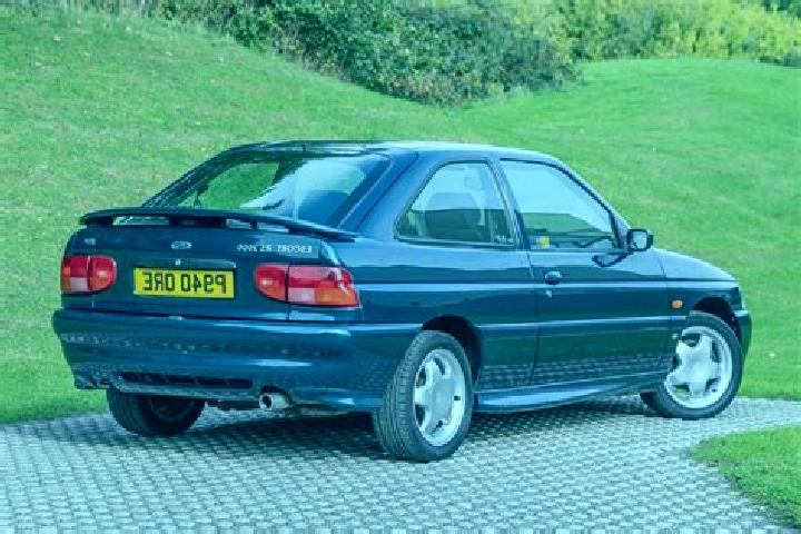 escort Giebultow