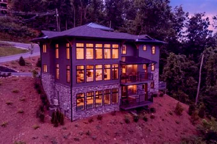 escort Greystone Heights