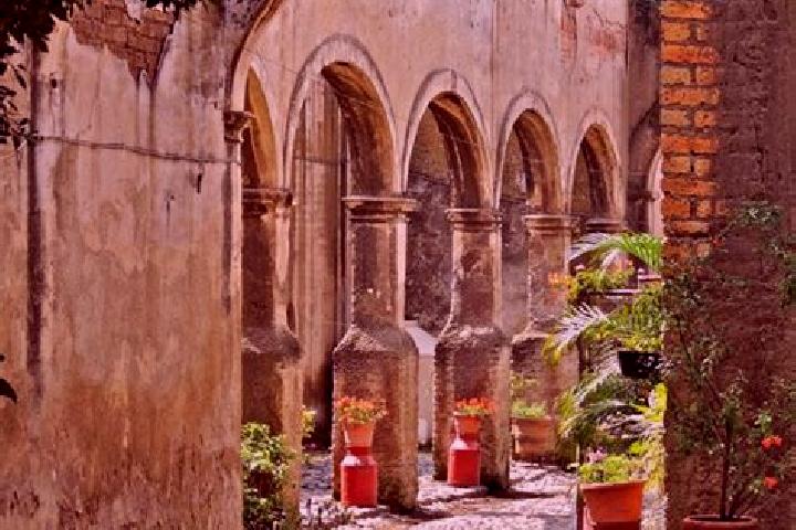 escort Hacienda Vieja del Castillo (Castillo Viejo)