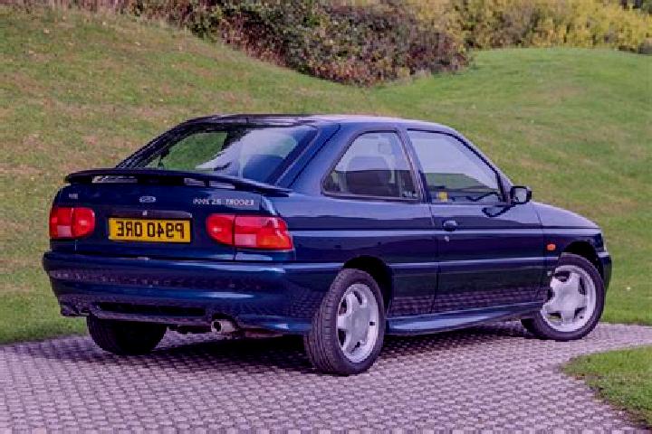 escort Halberton