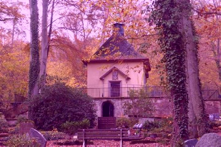 escort Hauptfriedhof
