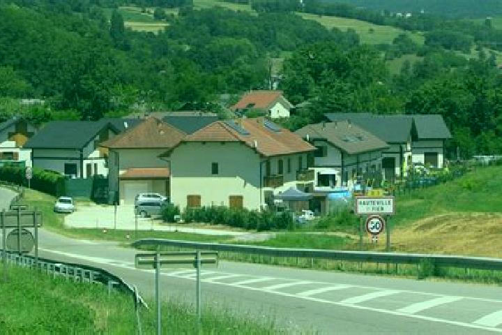 escort Hauteville-sur-Fier