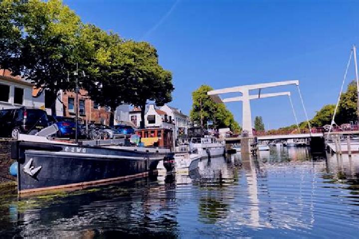 escort Hellevoetsluis