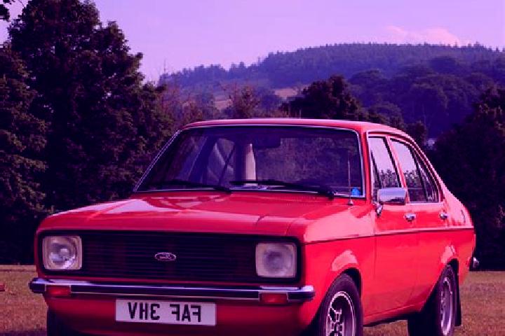 escort Hiltenfingen