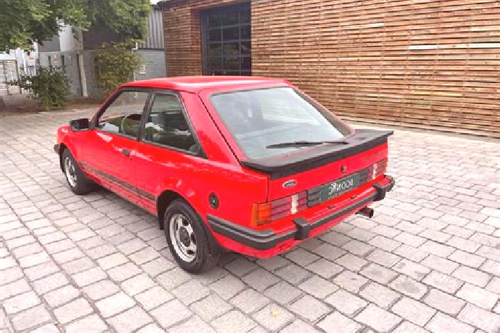 escort Hollange