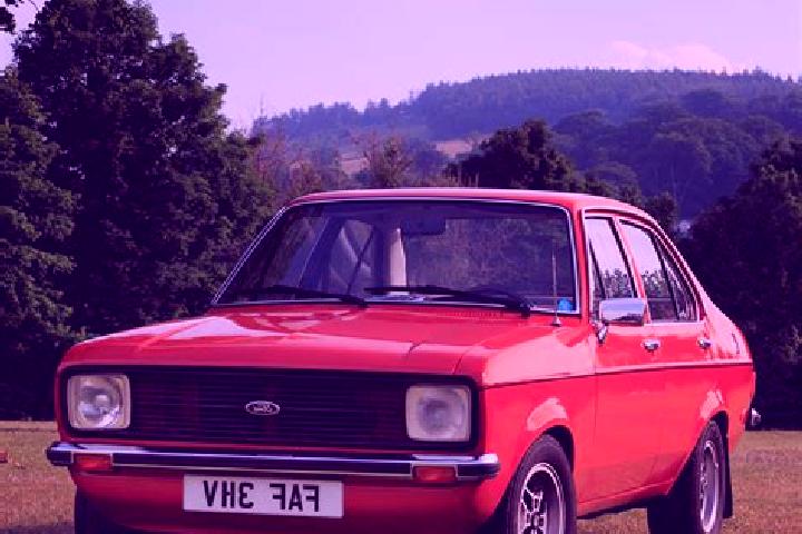escort Hollywell