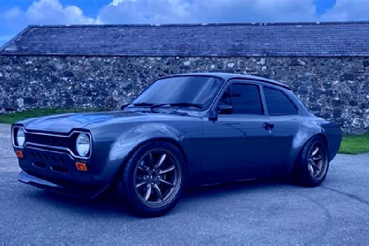 escort Holmfirth