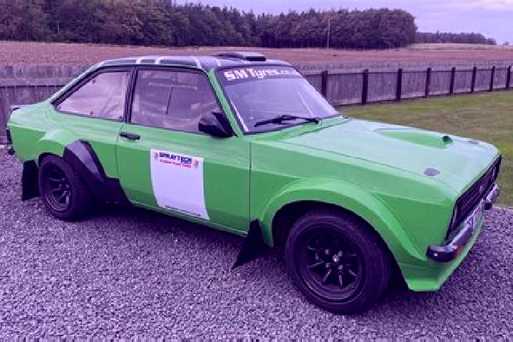 escort Holywell Green