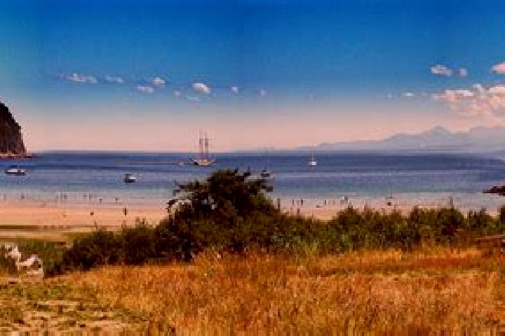 escort Hornby Island
