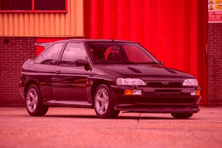 escort Issou