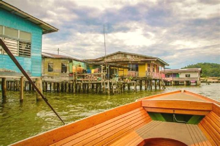 escort Kampong Burong Pingai Berakas