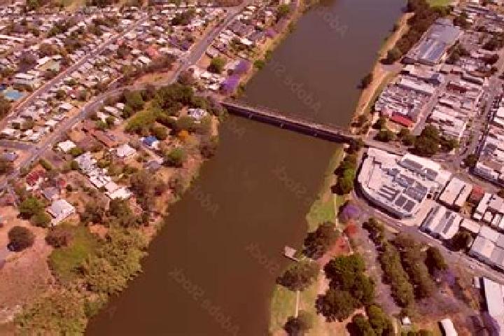 escort Kempsey