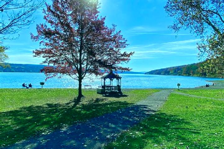 escort Keuka Park