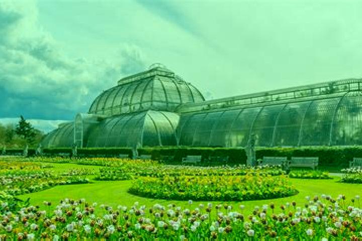 escort Kew Gardens