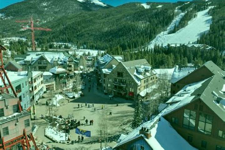 escort Keystone Village