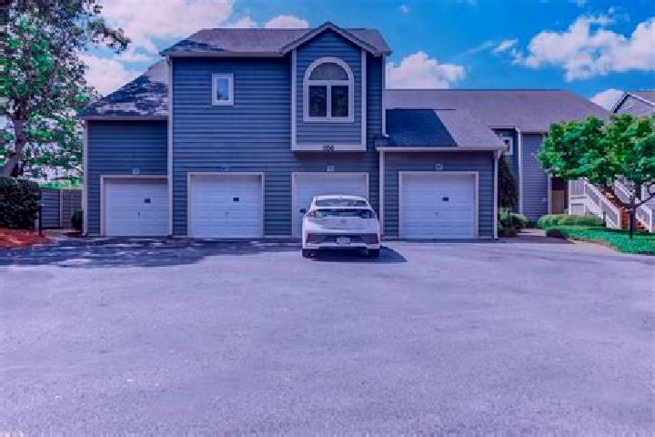 escort Kingston Estates