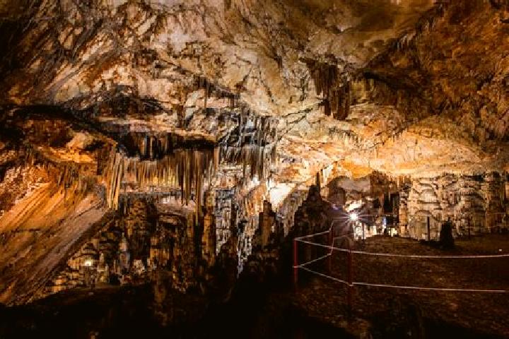 escort La Cueva