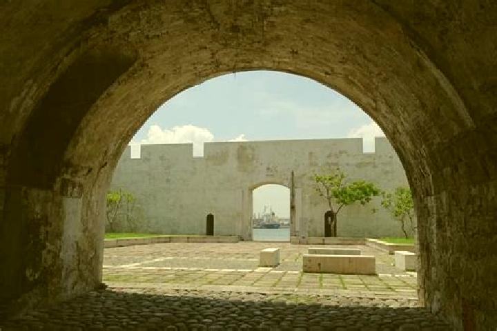 escort La Fortaleza