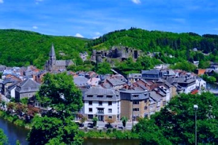 escort La Roche-en-Ardenne