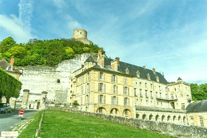 escort La Roche-Guyon