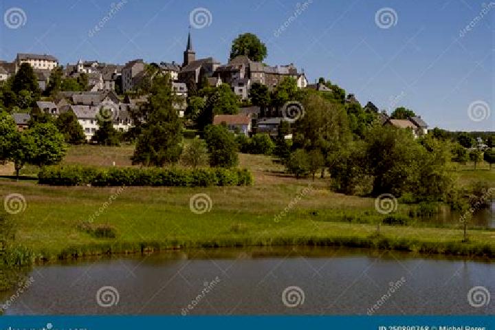 escort La Tour-d Auvergne