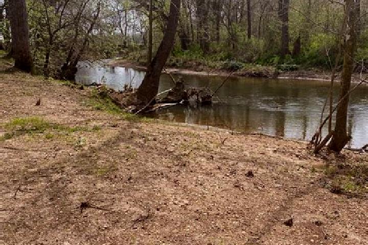 escort LaBarque Creek