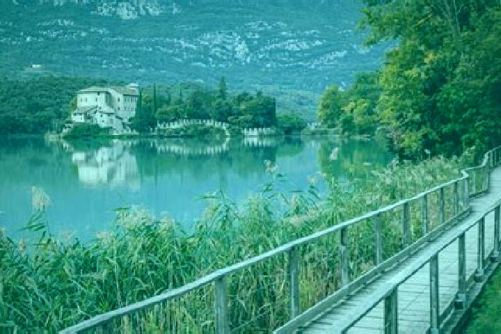 escort Laghi