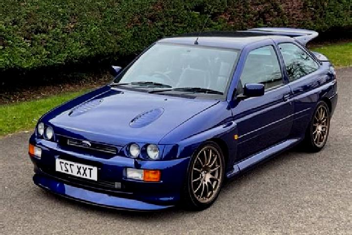 escort Lajoskomarom