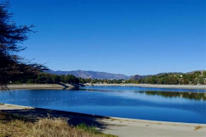 escort Lake Los Angeles