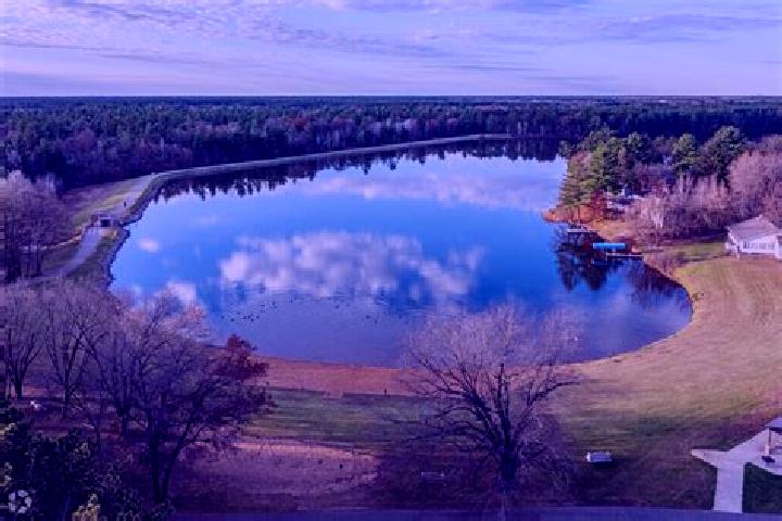 escort Lake Wazeecha
