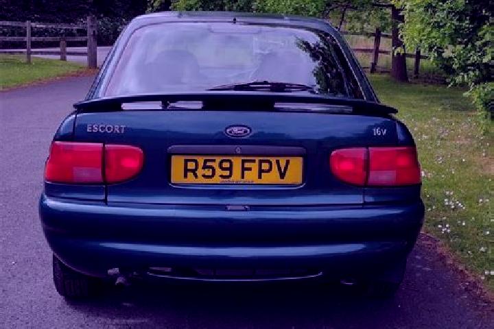 escort Langley Green