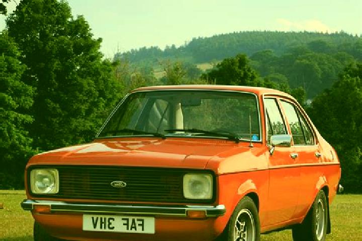 escort Latchmere