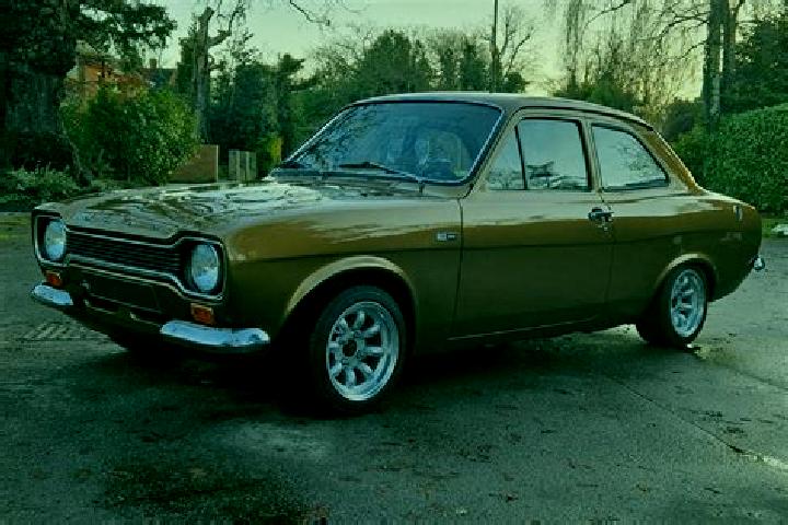 escort Laveissiere