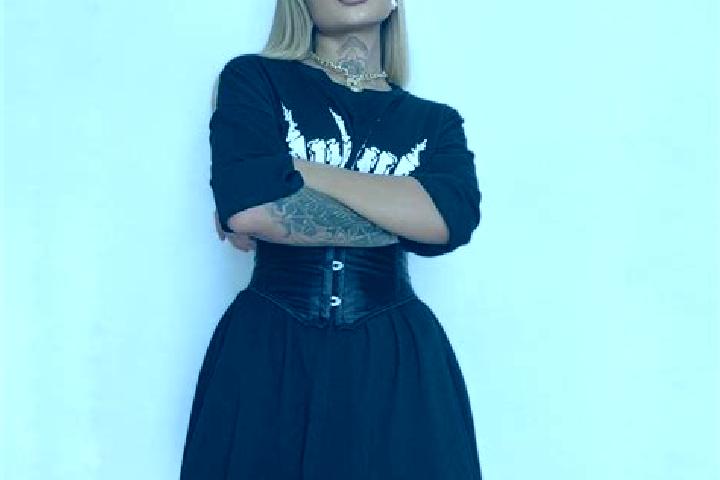 escort Lavinia
