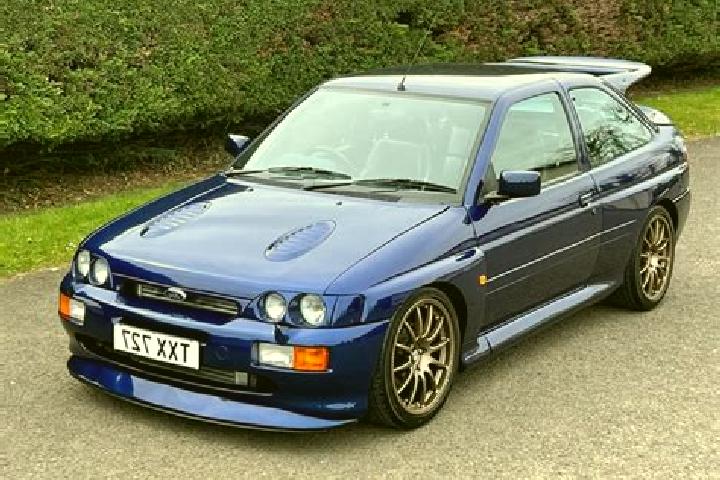 escort Laya