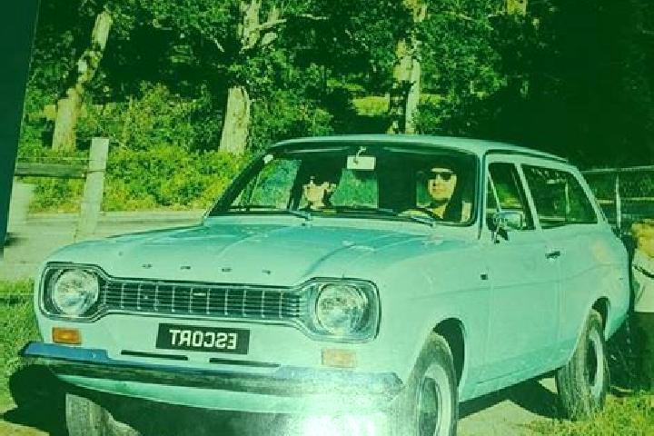escort Lee
