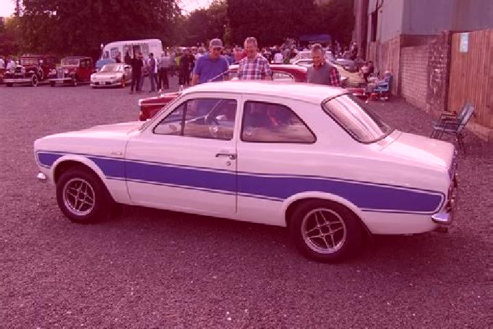 escort Lelow