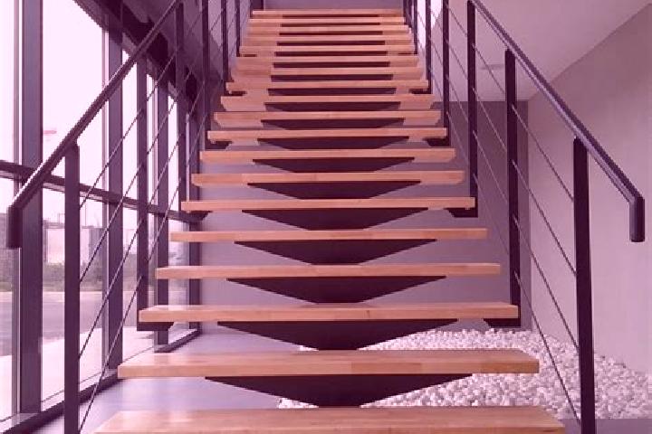 escort L Escalier