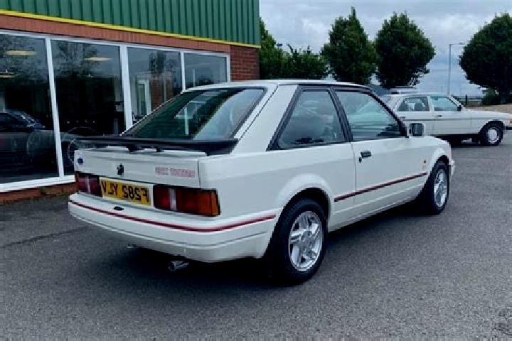 escort Leveri