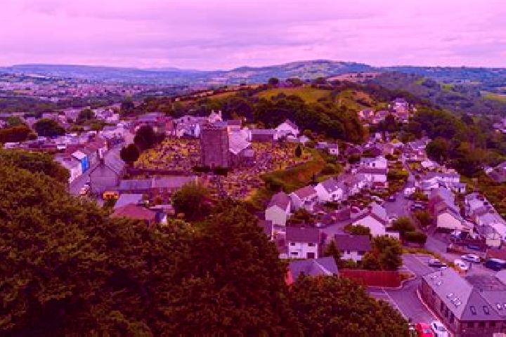 escort Llantrisant